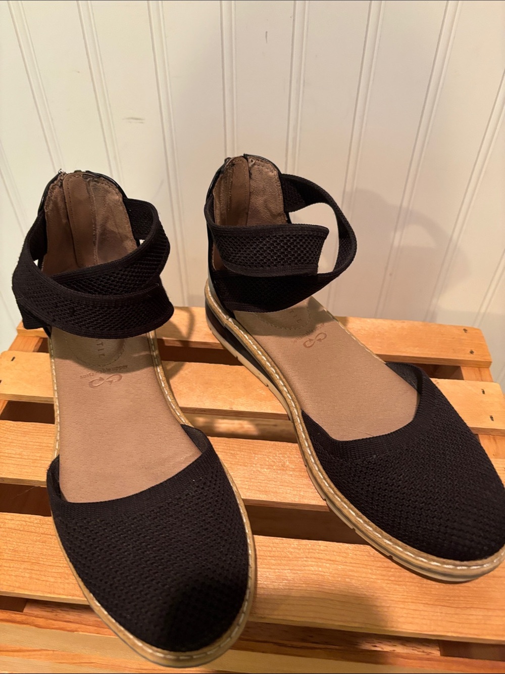 Women's Black Ankle-Strap Knit Espadrille Flats Size 6